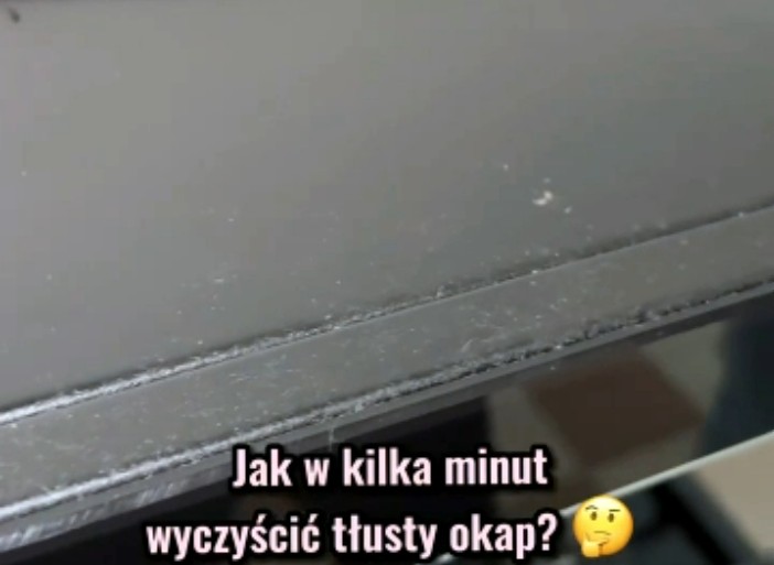 Czyszczenie brudnego okapu